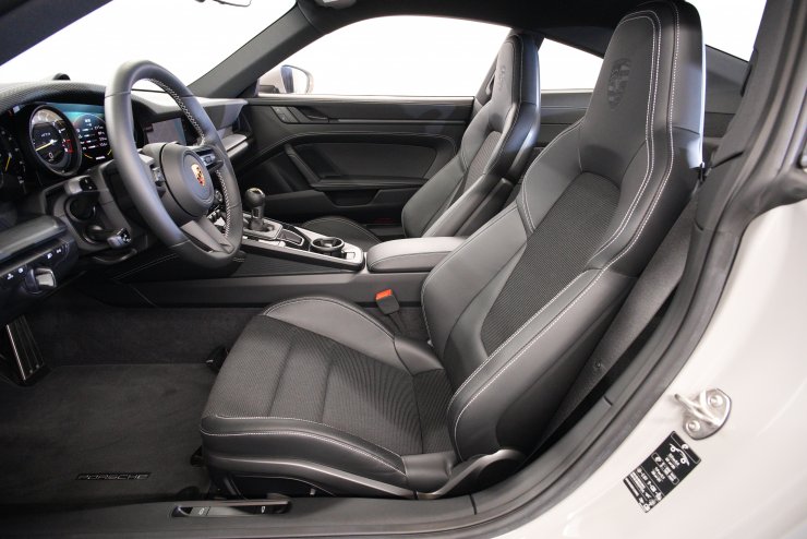 ポルシェ 911(Type992) GT3 ツーリングパッケージ 6MT 1オーナー