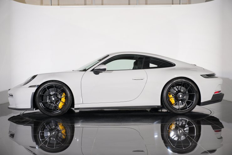 ポルシェ 911(Type992) GT3 ツーリングパッケージ 6MT 1オーナー