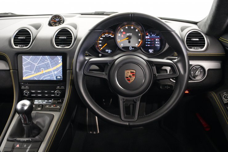 ポルシェ 718 ケイマン GT4 6MT 純正20インチアルミ クロノパッケージ
