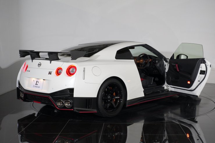 日産 GT-R ニスモ MY17 走行5000km 有償色 スポーツリセッティング 20