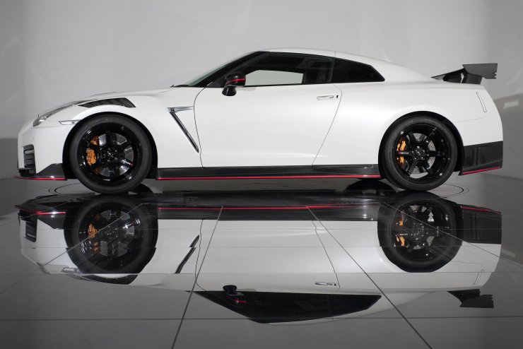 日産 GT-R ニスモ MY17 走行5000km 有償色 スポーツリセッティング 20
