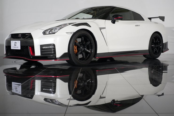 日産 GT-R ニスモ MY17 走行5000km 有償色 スポーツリセッティング 20