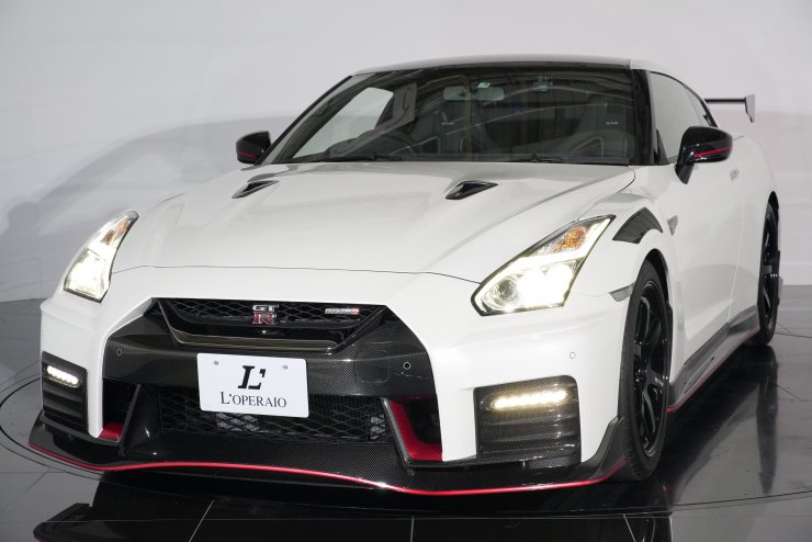 日産 GT-R ニスモ MY17 走行5000km 有償色 スポーツリセッティング 20