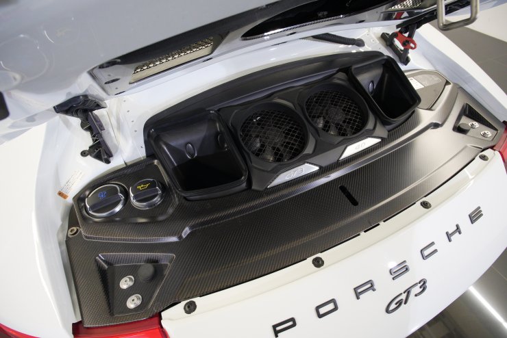 ポルシェ911 ドライバーズマニュアル　ケース付 ポルシェ 911(Type991) GT3 6MT 左ハンドル クロノPKG フロントリフト