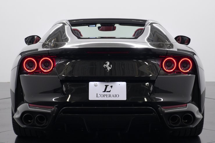フェラーリ 812 GTS 純正 リアバンパー 個人宅配送不可 フェラーリ 812 GTS F1 DCT オプション総額約785万円 カーボン