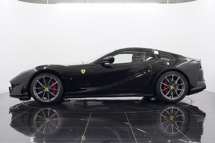 フェラーリ 812 GTS F1 DCT オプション総額約785万円 カーボン