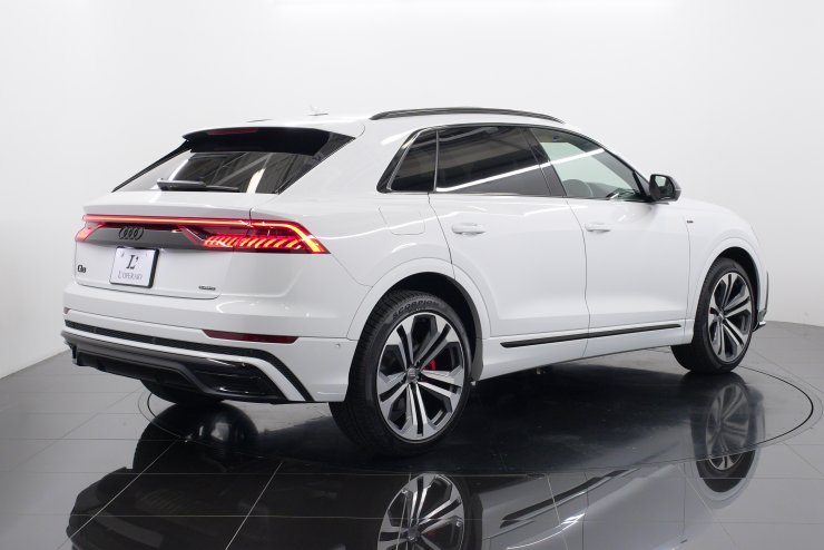 アウディ Q8 55TFSI クワトロ デビューPKG Sライン ダイナミックED S