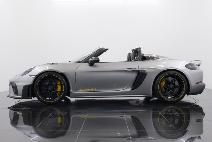 ポルシェ 718 スパイダー RS PDK 左ハンドル オプション合計518万！ 1