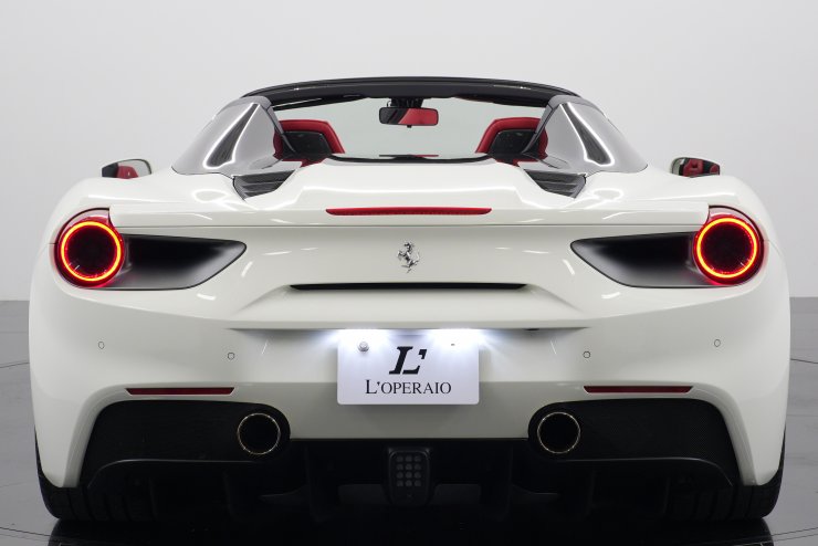 フェラーリ 488 スパイダー F1 DCT 左ハンドル 走行9000
