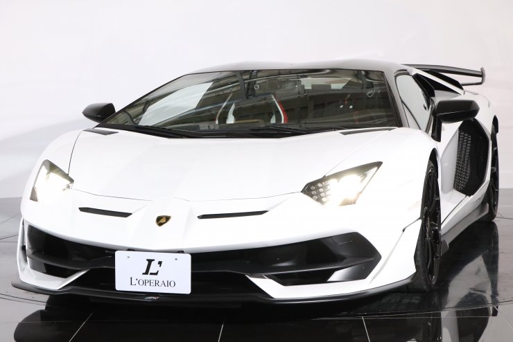 ランボルギーニ アヴェンタドール SVJ ロードスター 正規ディーラー車