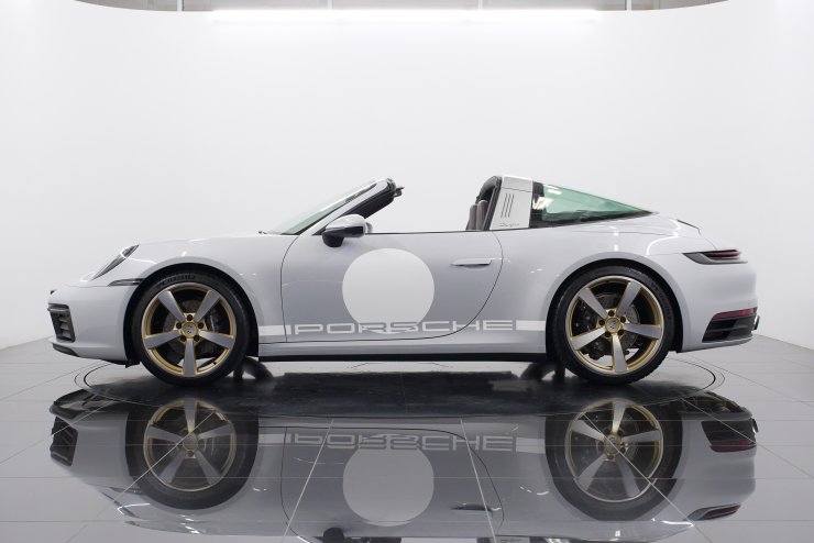 ポルシェ 911(Type992) タルガ4 PDK 1オーナー車 左ハンドル OPカラー