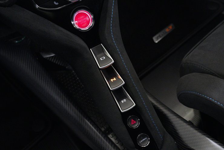 マクラーレン 765LT 左ハンドル エリートペイント：シケイン