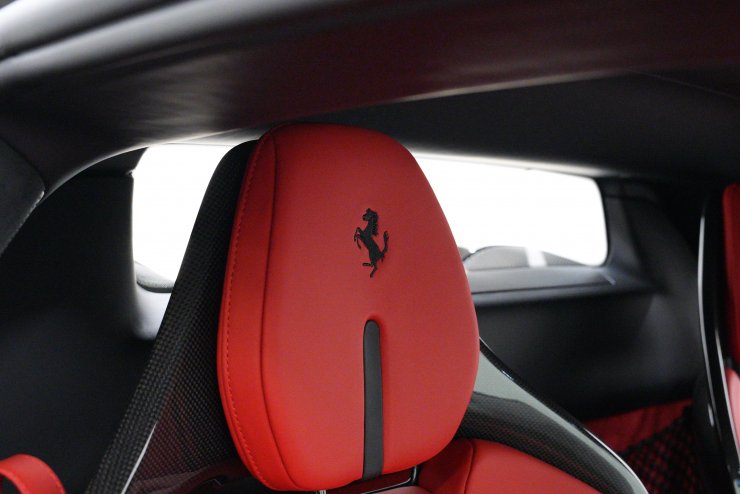 フェラーリ 296 GTB F1 DCT オプション総額1500万円 スペシャルカラー