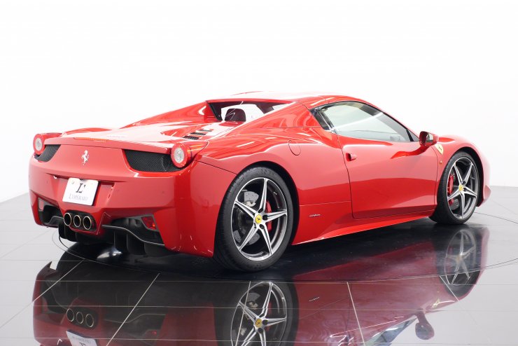 フェラーリ 458 スパイダー F1 DCT 左ハンドル 黒革 20インチ鍛造