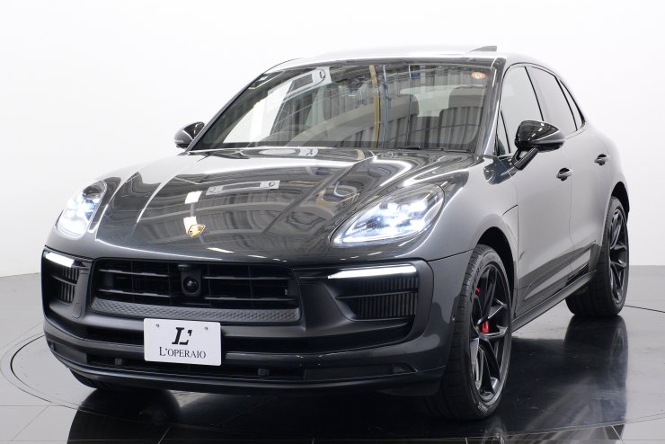 ポルシェ　マカン　トノカバー　マカンGTS PORSCHE ポルシェ マカン GTS PDK 1オーナー 有償色 黒ハーフ革 純正21インチ