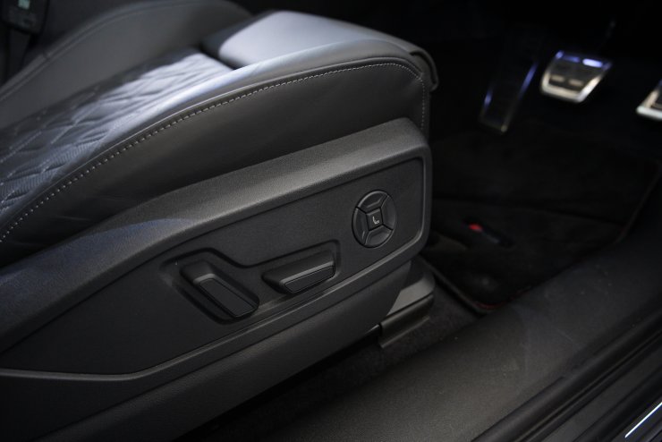 アウディ S Q5 現行モデル 1オーナー ラグジュアリーPKG 純正21インチ 