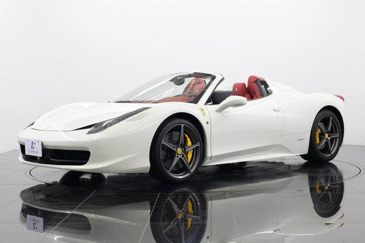 フェラーリ 458 スパイダー F1 カーボンファイバー・ドライバーゾーン
