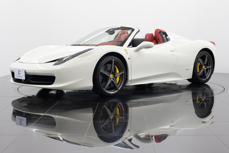 フェラーリ 458 スパイダー F1 カーボンファイバー・ドライバーゾーン