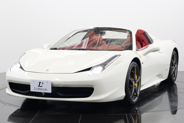 フェラーリ 458 スパイダー F1 カーボンファイバー・ドライバーゾーン