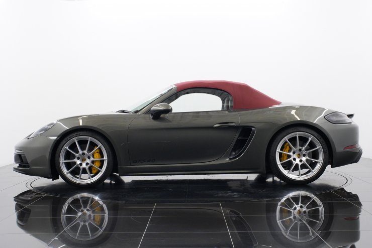 ポルシェ 718 ボクスター GTS4.0 PDK PCCB 有償色 赤×黒革 赤幌 純正20