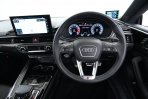 アウディ