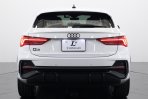 アウディ