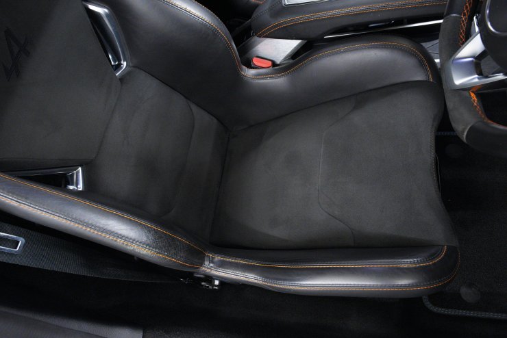アルピーヌ A110 S シャシースポール カーボンルーフ 18インチ鍛造