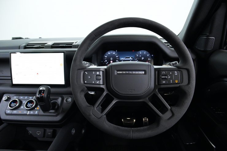 ランドローバー ディフェンダー 110 V8 カルパチアンエディション 1