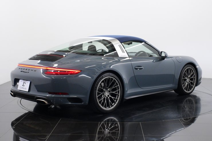 ポルシェ 911(Type991) タルガ4 PDK オプションカラー ネイビー幌