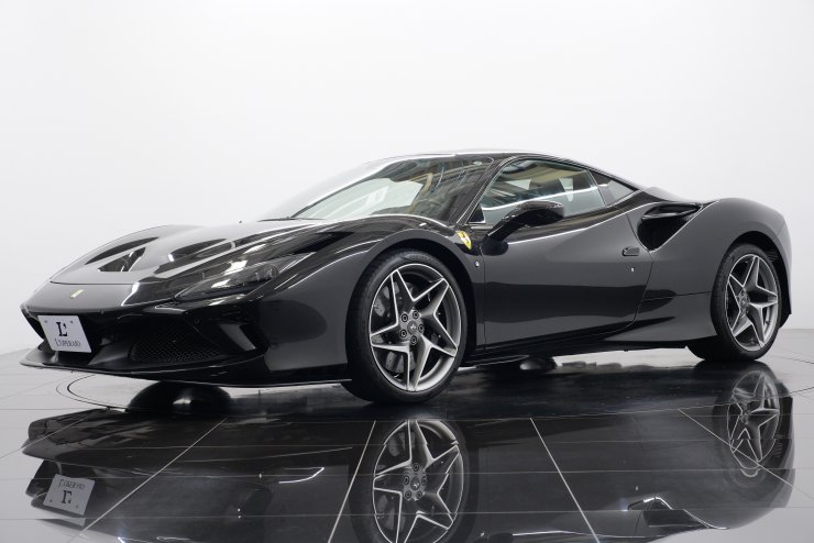 フェラーリ F8 トリブート F1 DCT 左ハンドル オプション総額800万円超