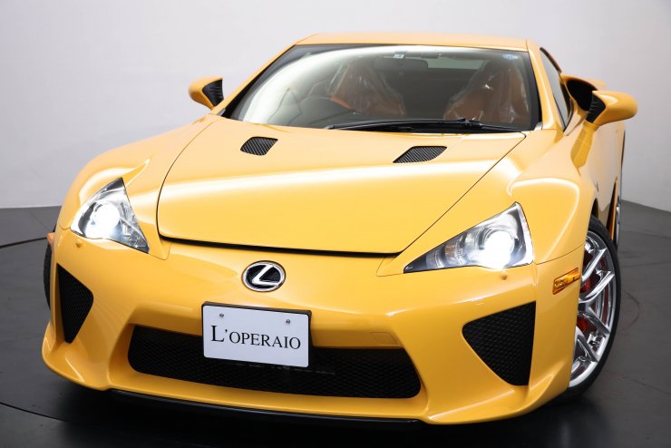 レクサス Lfa 4 8 走行距離70km 1オーナー 世界限定500台 オレンジセミアニン本革シートmark Levinson Premium Sound カーボンインテリア カーボンブレーキ カーボンサイドステップ 純正インチ鍛造aw中古車