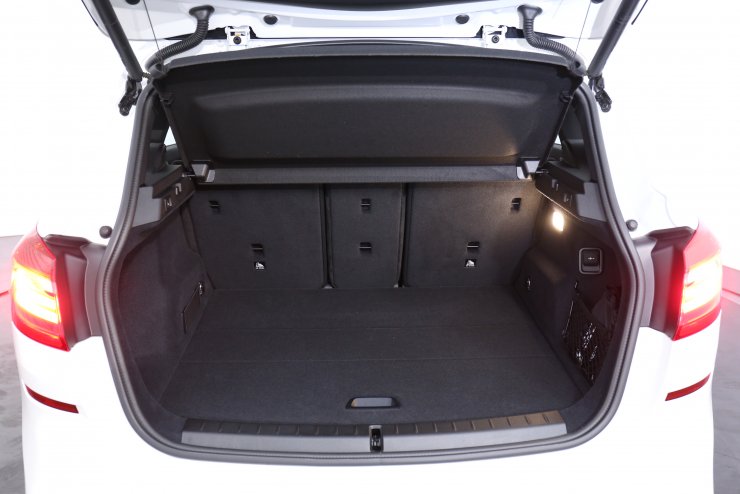 BMW 2シリーズ 218d ActiveTourer X Drive Mスポーツ 電動テール