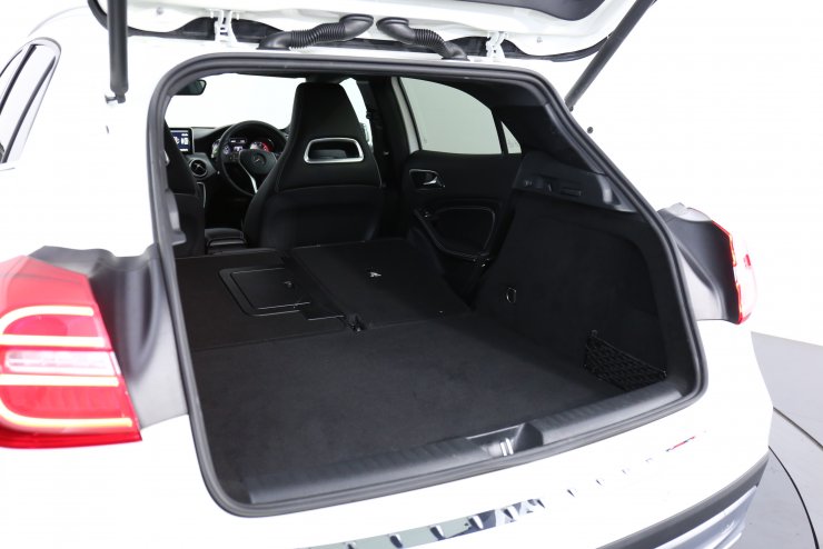 メルセデスベンツ GLAクラス GLA180 オフロード シートヒーター 電動