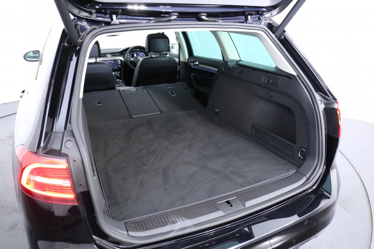 フォルクスワーゲン パサートヴァリアント Passat GTE Variant