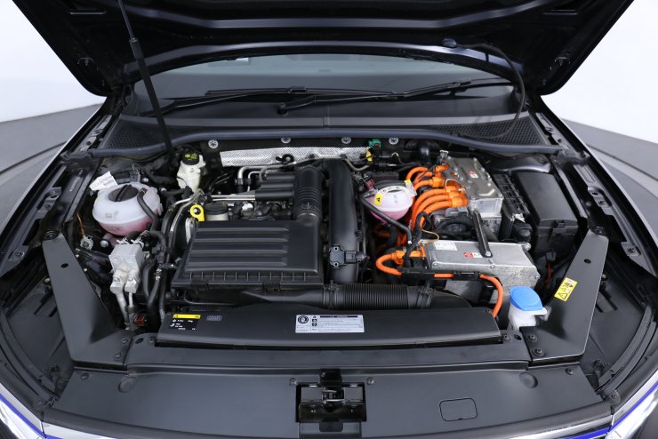 フォルクスワーゲン パサートヴァリアント Passat GTE Variant