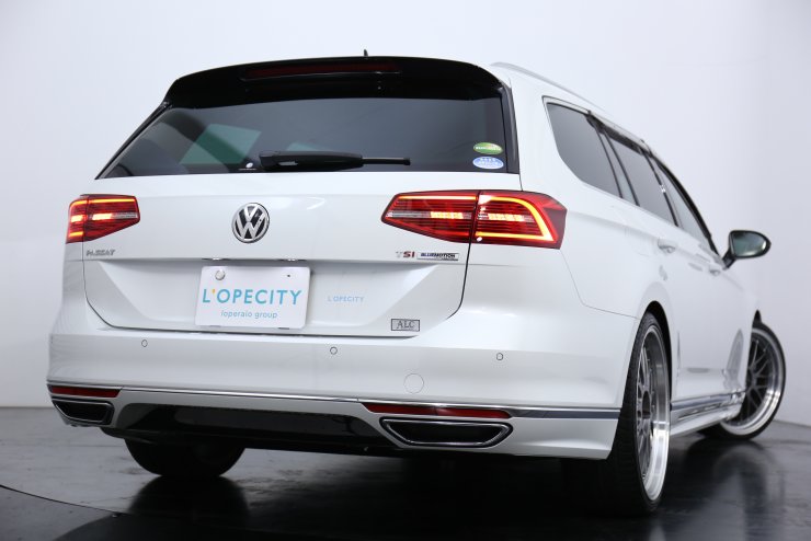 フォルクスワーゲン パサートヴァリアント TSI R-line 有償カラー H＆R