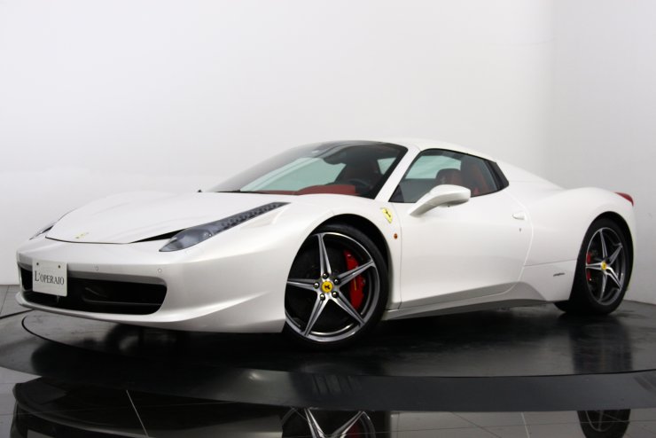 フェラーリ 458 Spider F1 DCT カーボンブレーキ 特別外装色(ビアンコ