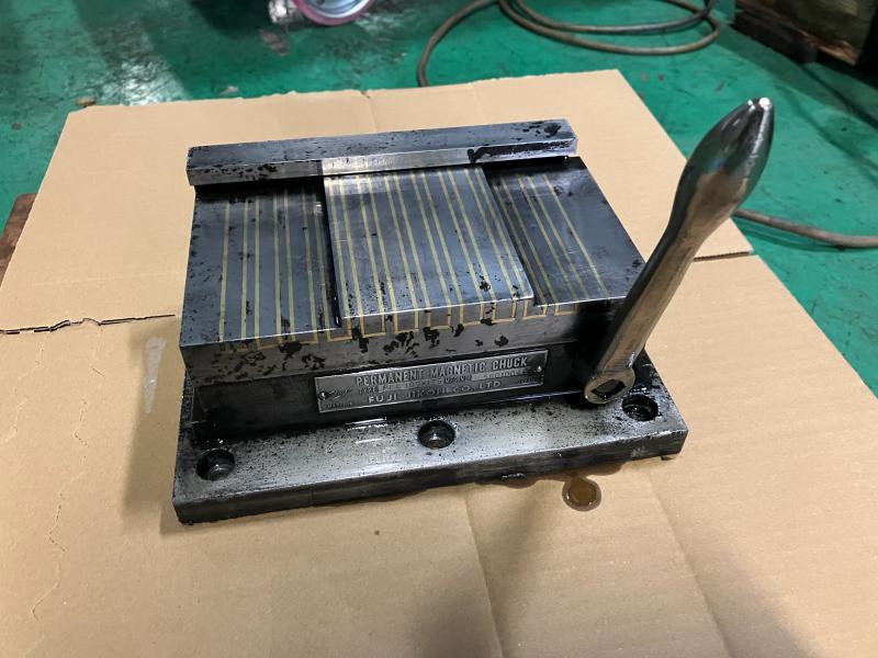 FUJI JIKOH フジ磁工 マグネットチャック EFA100×250T1 | マシン FUJI JIKOH フジ磁工 マグネットチャック EFA100×250T1 | マシン