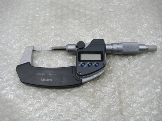 デジマチック直進式ブレードマイクロメーター ミツトヨ BLM25M/.4T 422 デジマチック直進式ブレードマイクロメーター ミツトヨ BLM25M/.4T 422