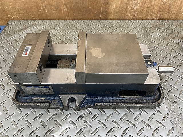 ナベヤ ロックタイト 精密マシンバイス LT-50 | マシンライフ