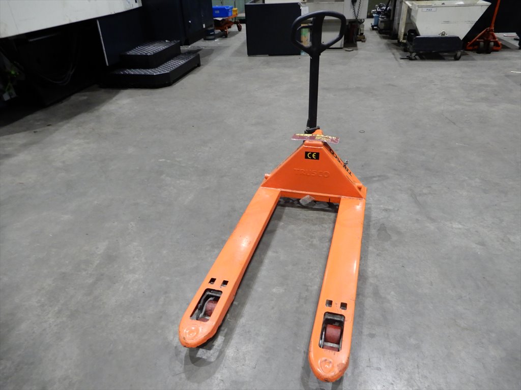 トラスコ ハンドパレットトラック CE 1000kg 685×1220mm | マシンライフ 