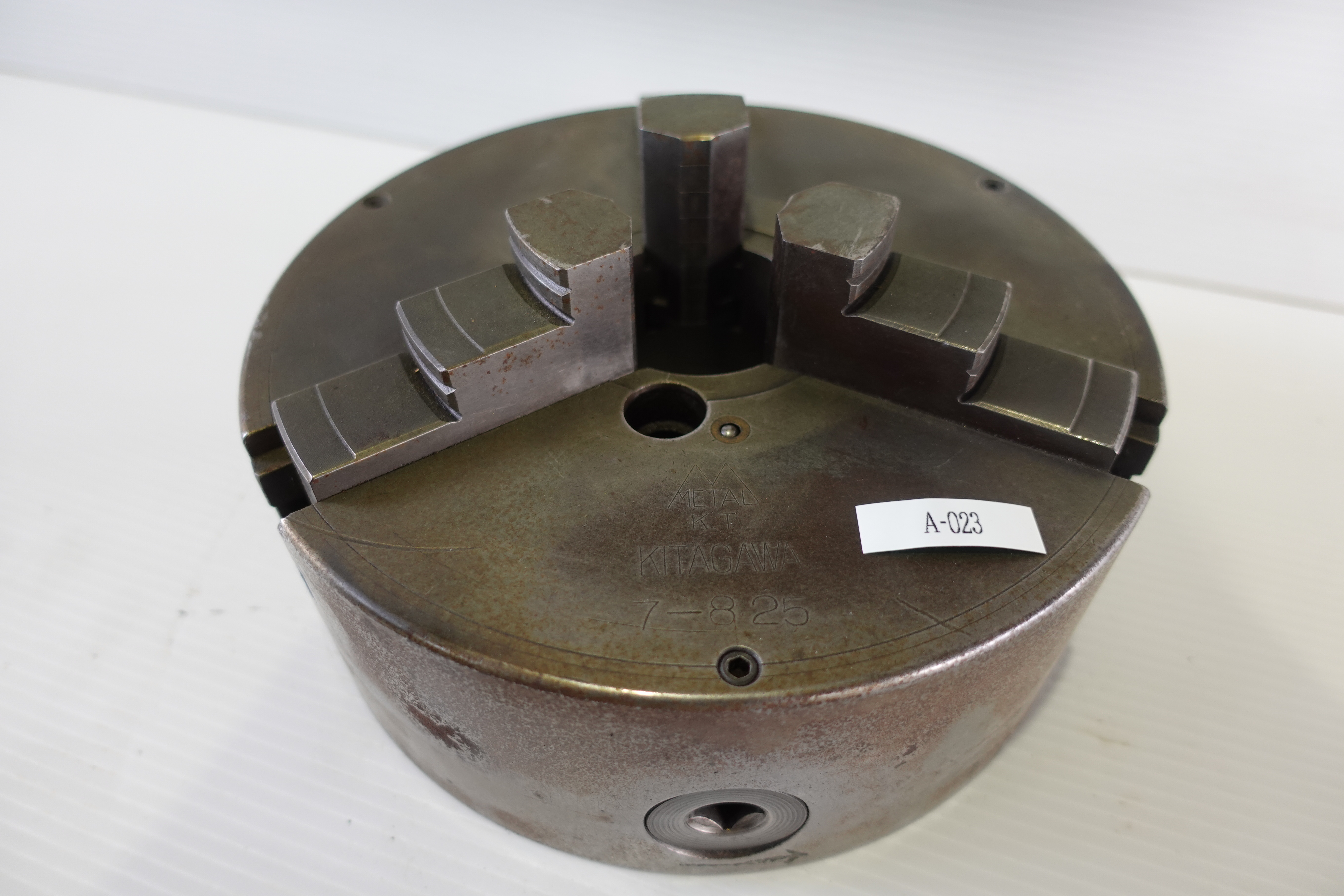 北川 三爪スクロールチャック外径Φ230 KA6-230 | マシンライフ 北川 三爪スクロールチャック外径Φ230 KA6-230 | マシンライフ