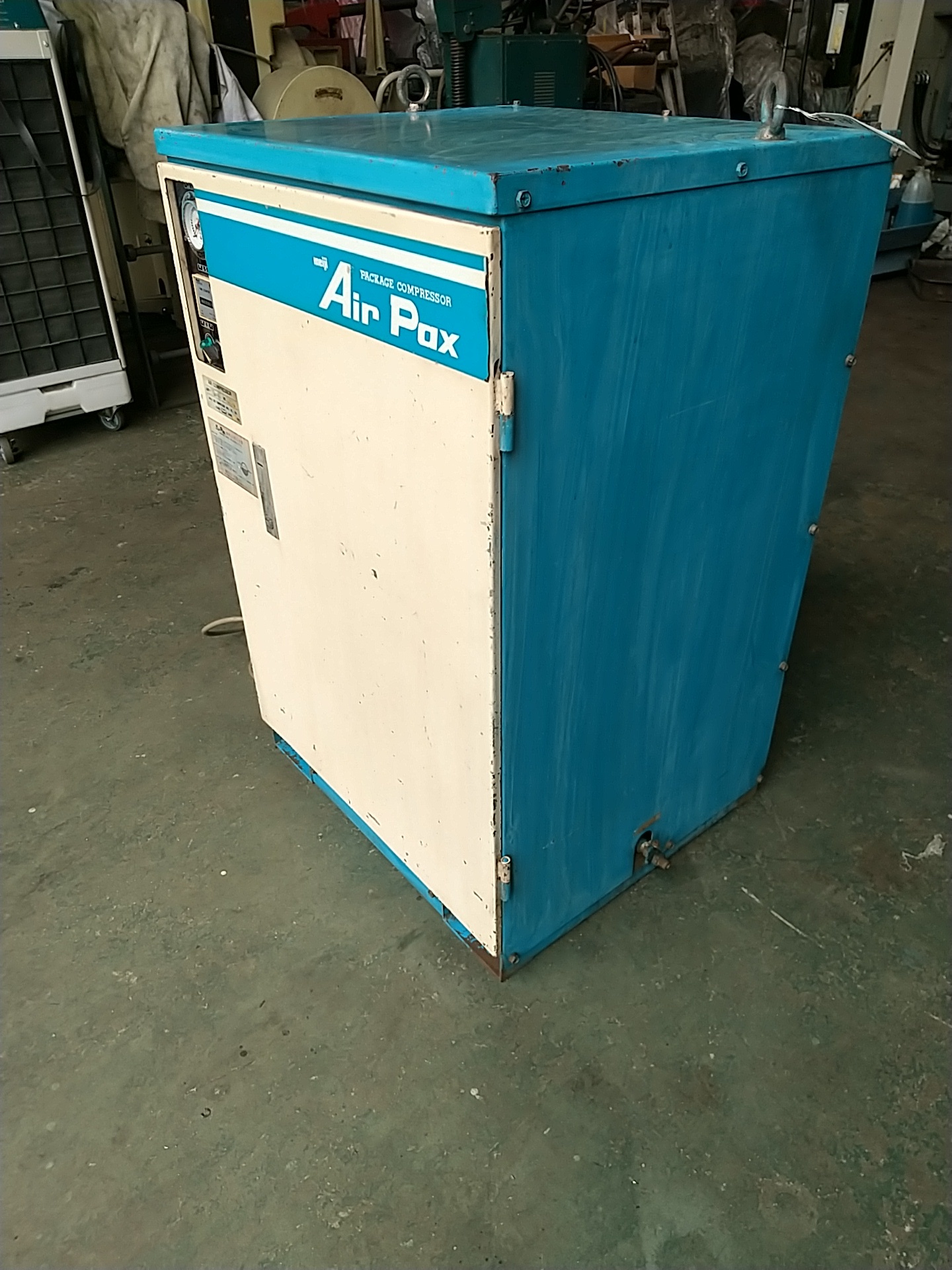明治 2.2kWエアーコンプレッサー AP3C-70 | マシンライフ 明治 2.2kWエアーコンプレッサー AP3C-70 | マシンライフ