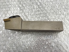 タンガロイ バイトホルダー AVJNR2525M16-A