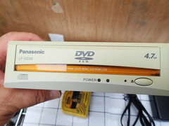 Panasonic DVD ドライブ　 新古品 MODEL::LF-D200