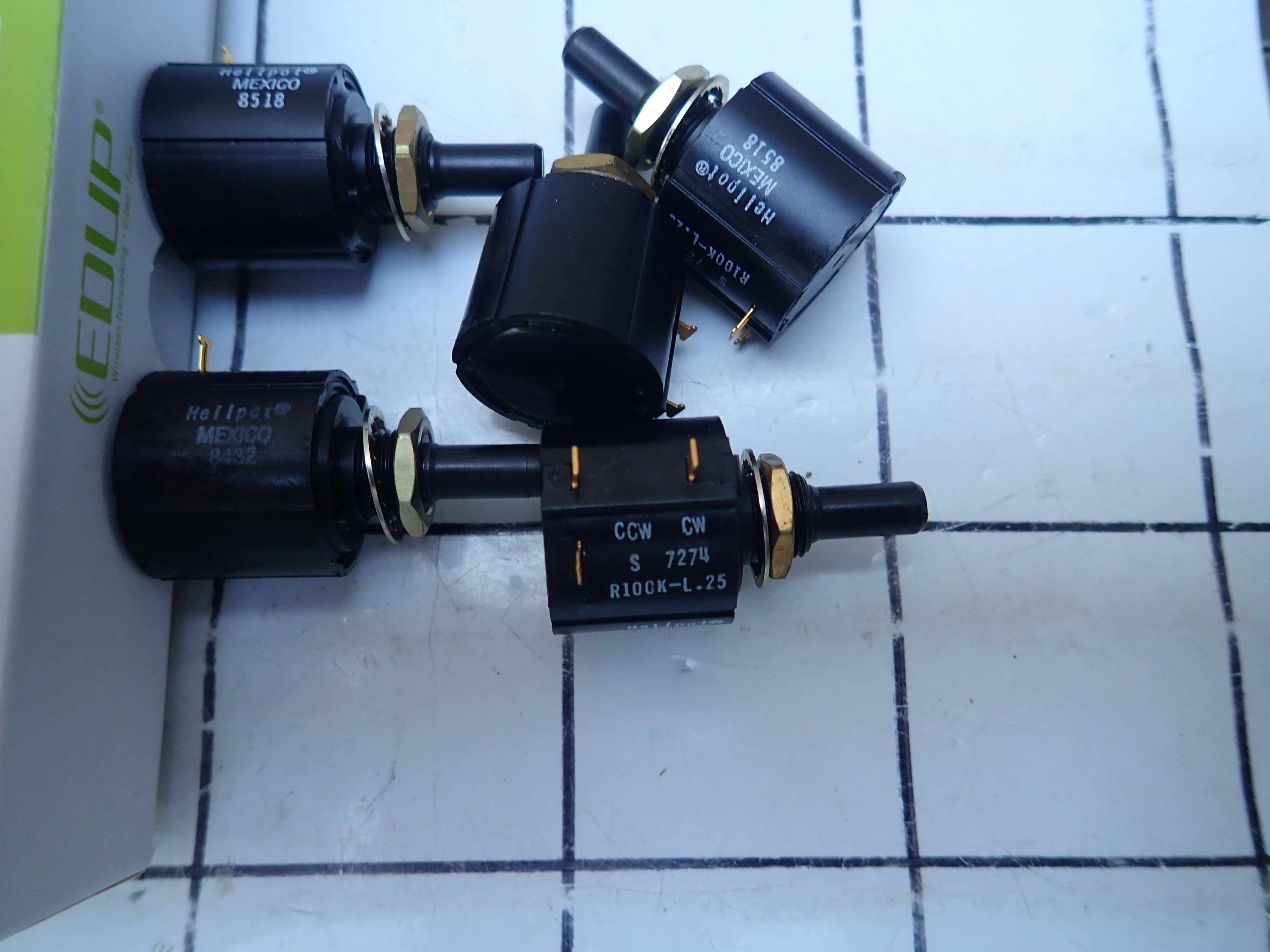  可変抵抗器　 新古品 