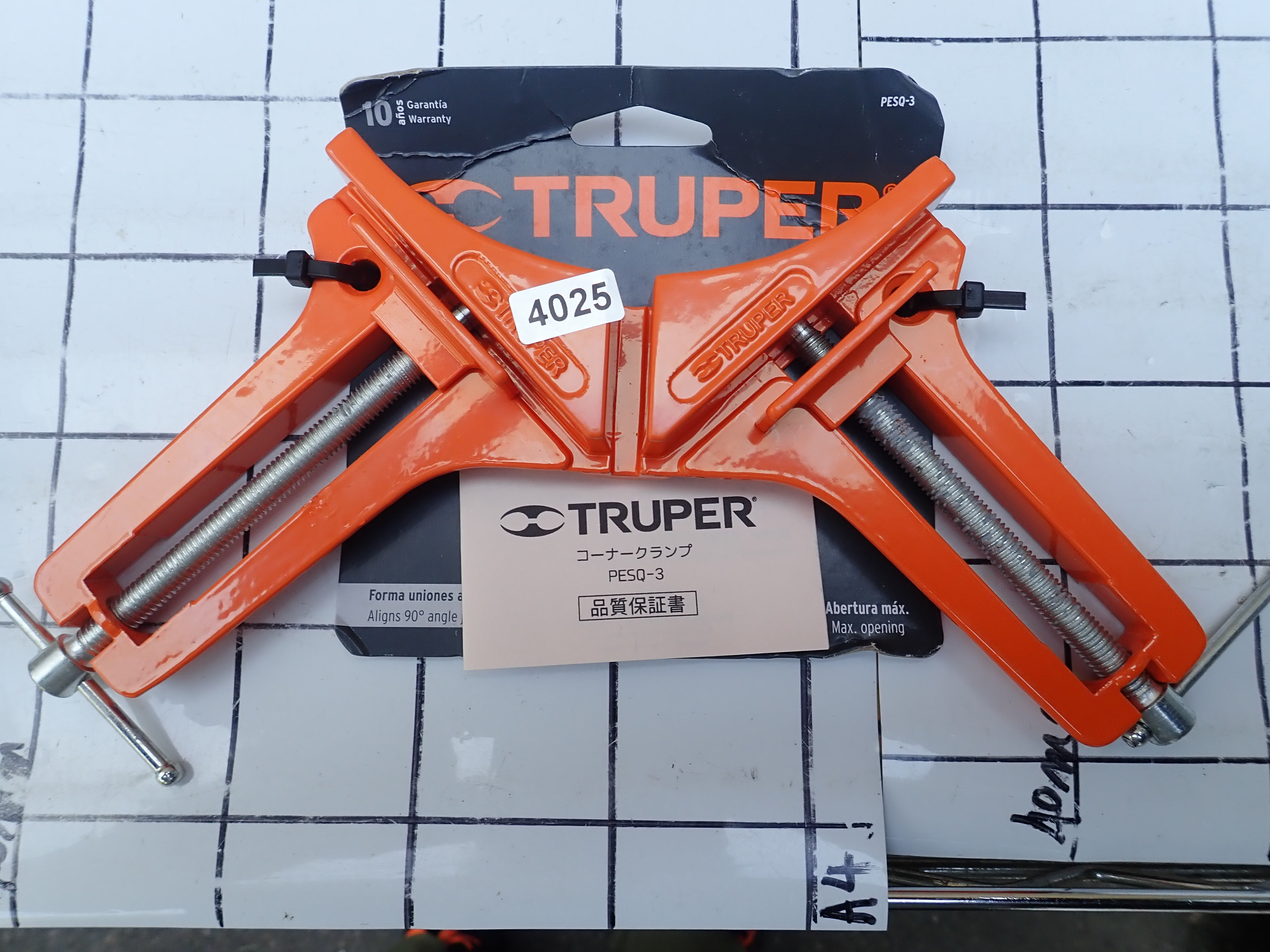  コーナークランプ　木片各種　 新古品 