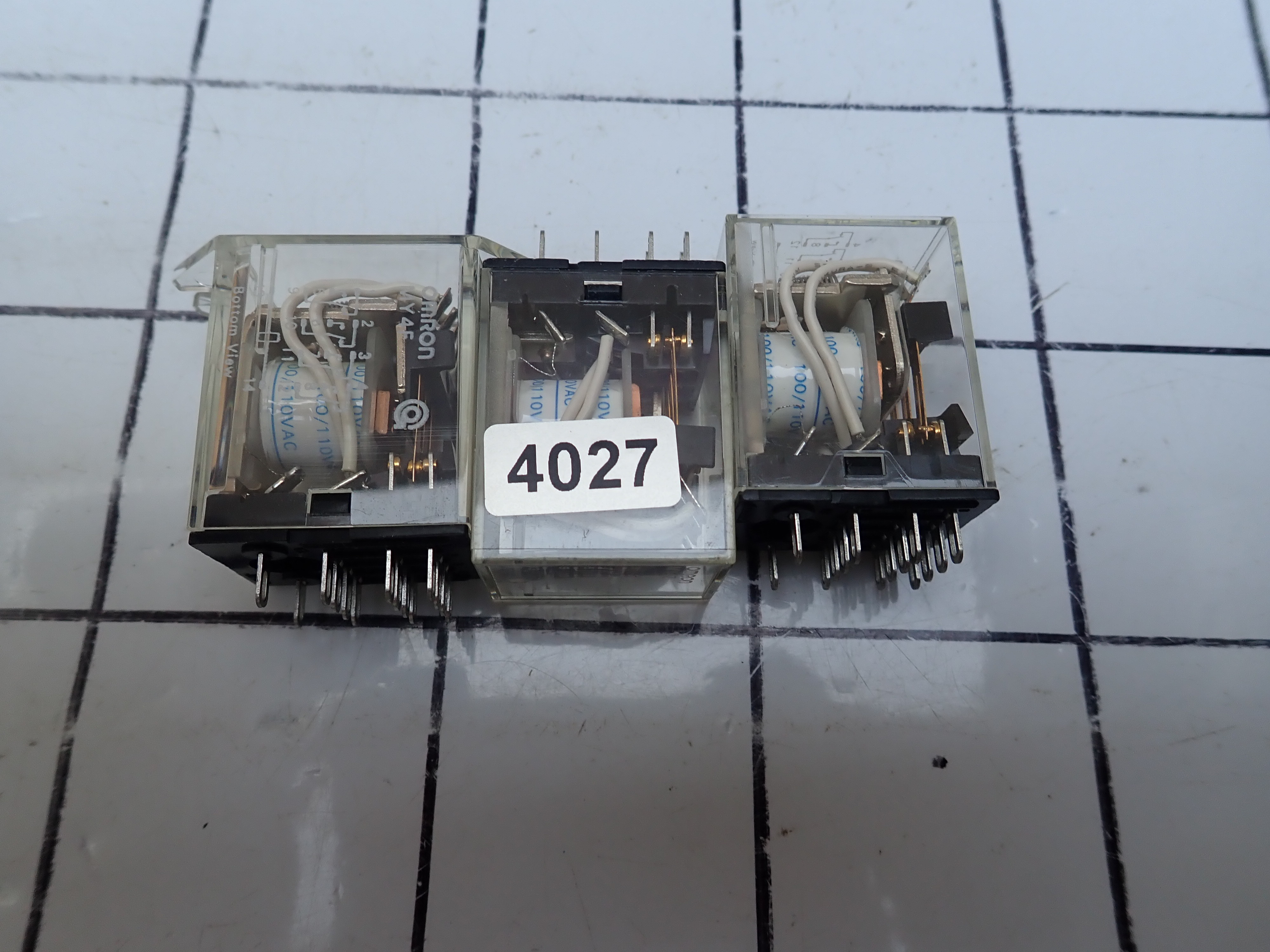 OMRON リレー　 新古品 