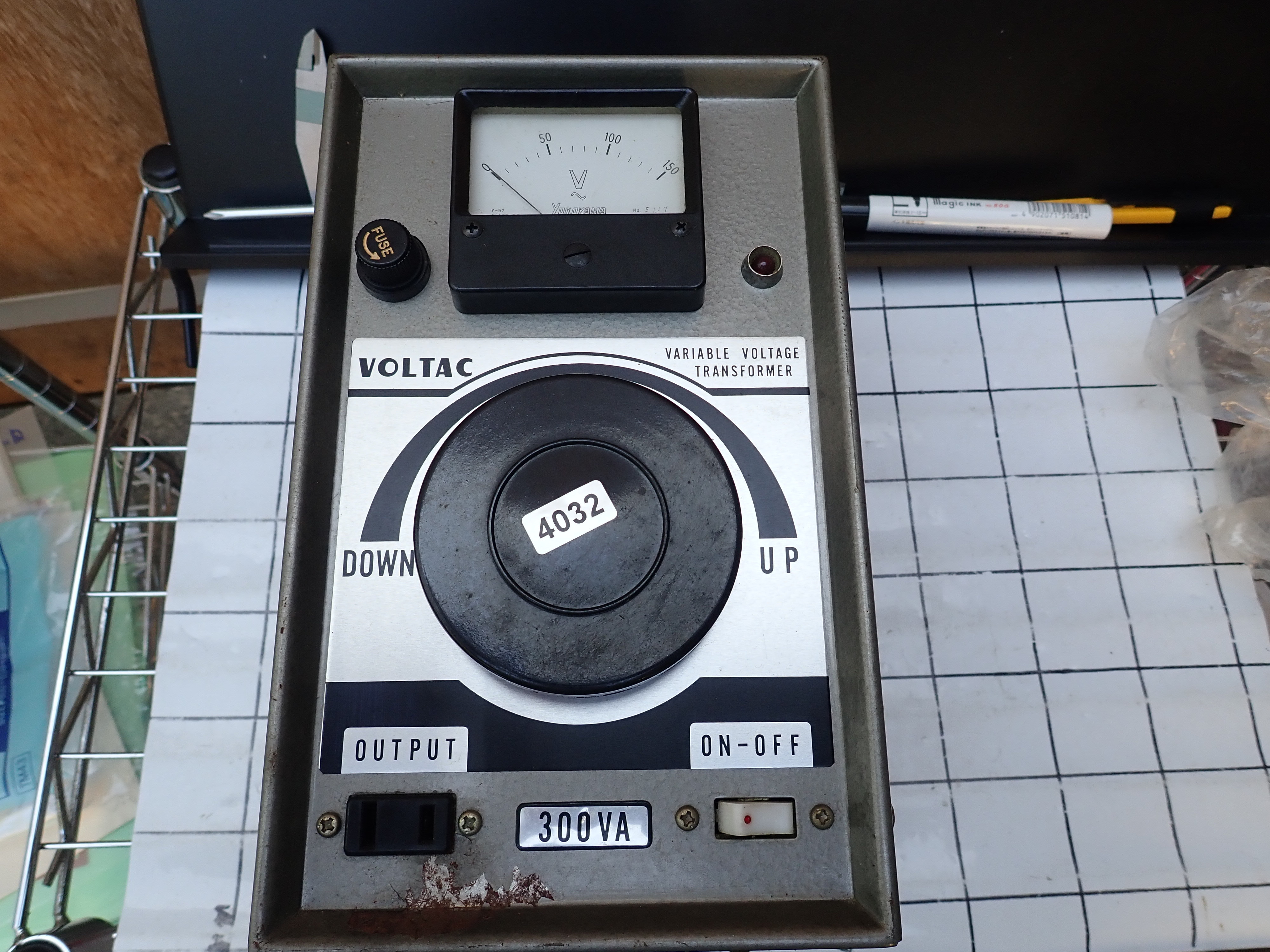  VOLTAC可変電圧変圧器　 新古品 MODEL::TV-300