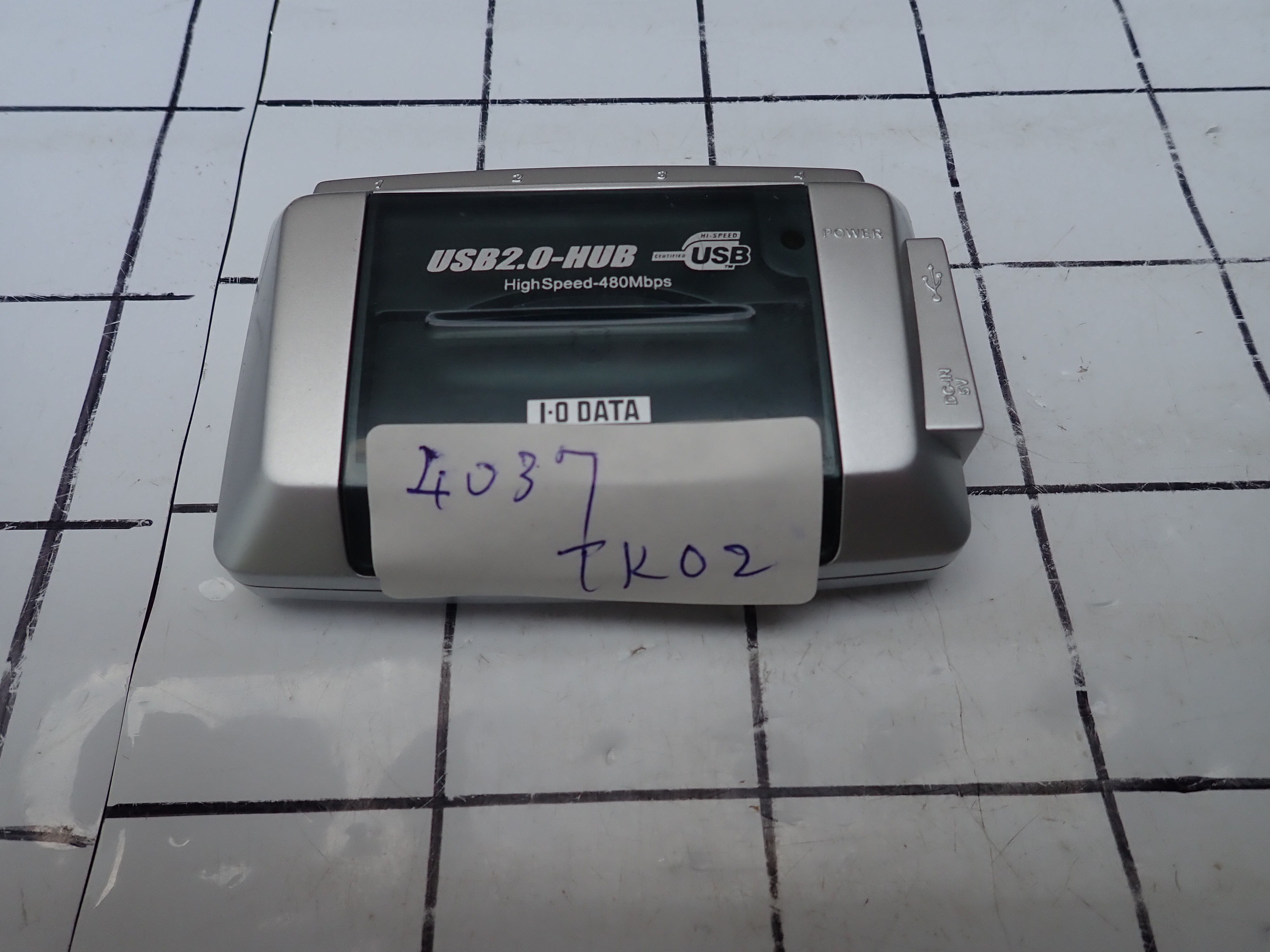 I・O　DATA製 USB 2.0 ハブ　 新古品 